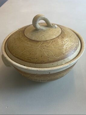 Julia Rand Handcrafted Signed  Studio Pottery Stoneware Lidded Bowl in Tan/Cream